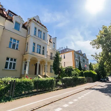 Apartament w Sopocie w przyziemiu by Grand Apartments-3